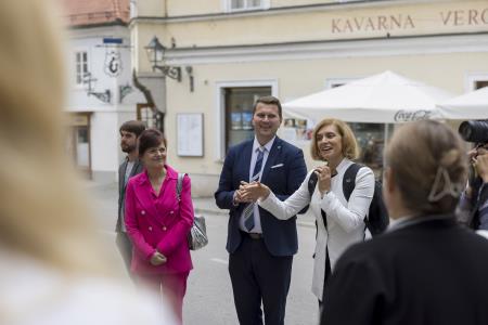 Kamniško mestno središče z novim utripom – sprehod z županom po pop-up izložbah in obisk novih podjetnikov  (39)